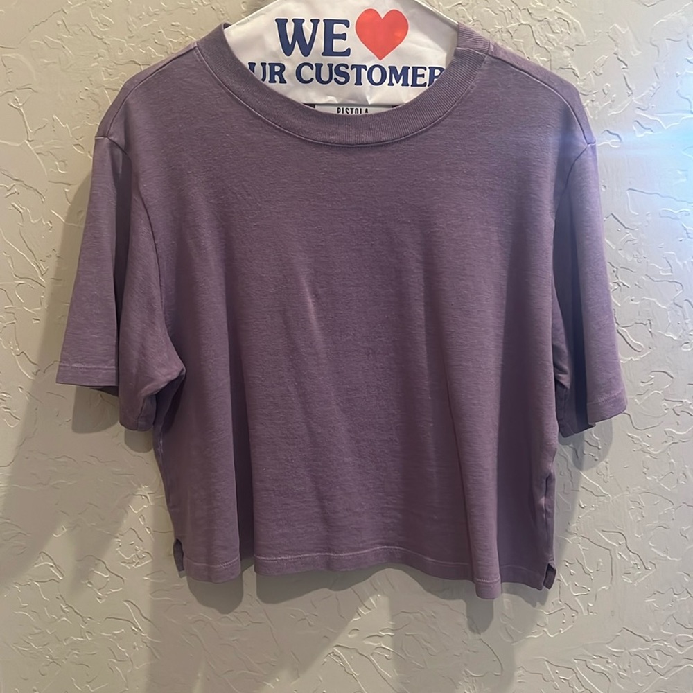 Pistola cropped tshirt.